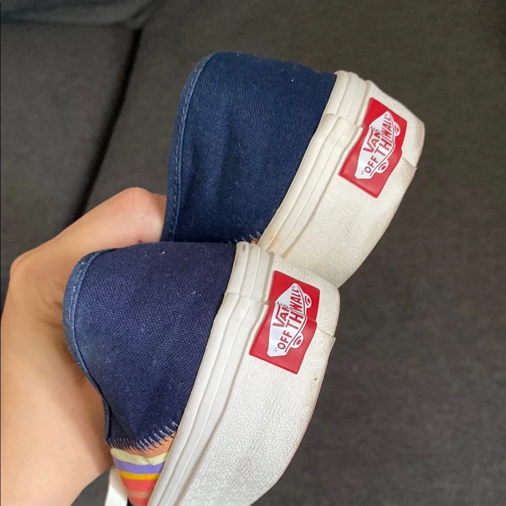 Vans Navy and Rainbow Stripe Sneakers women’s size 7.5 - Picture 6 of 13